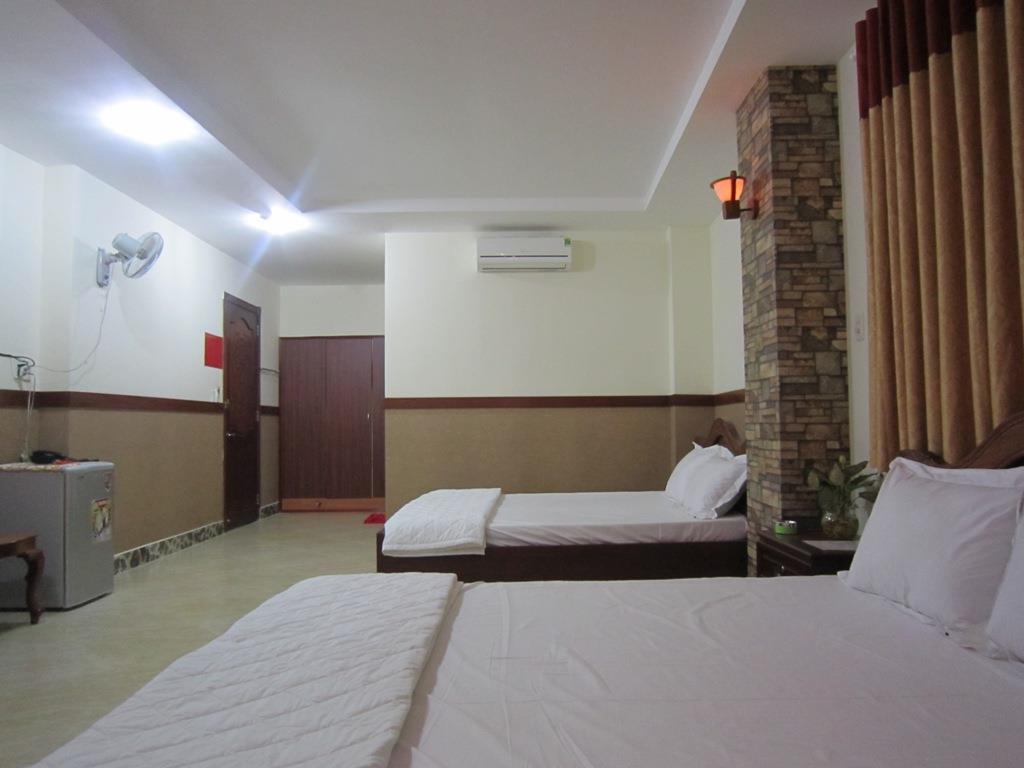 Khách sạn Tân Cửu Long